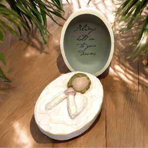 WILLOW TREE Demdaco Susan Lordi Wishes Keepsake Box